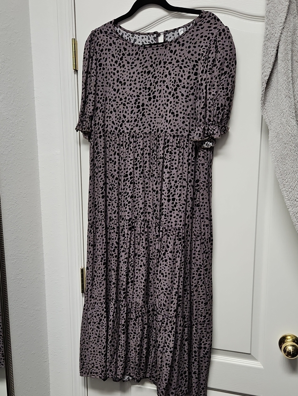 Women's Taupe Animal Print Tiered Midi Dress
